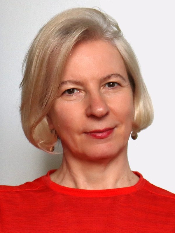 Váliné Fekete Szilvia gyógytornász, szakmai vezető Váliné Fekete Szilvia gyógytornász, manuálterapeuta